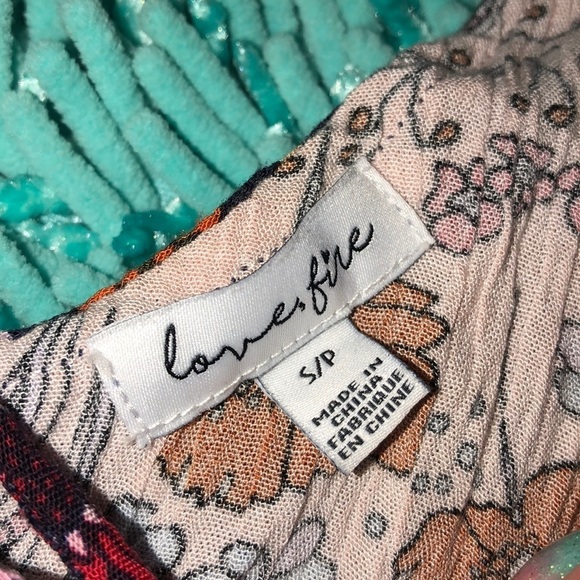 Love, fire Top - Picture 2 of 5